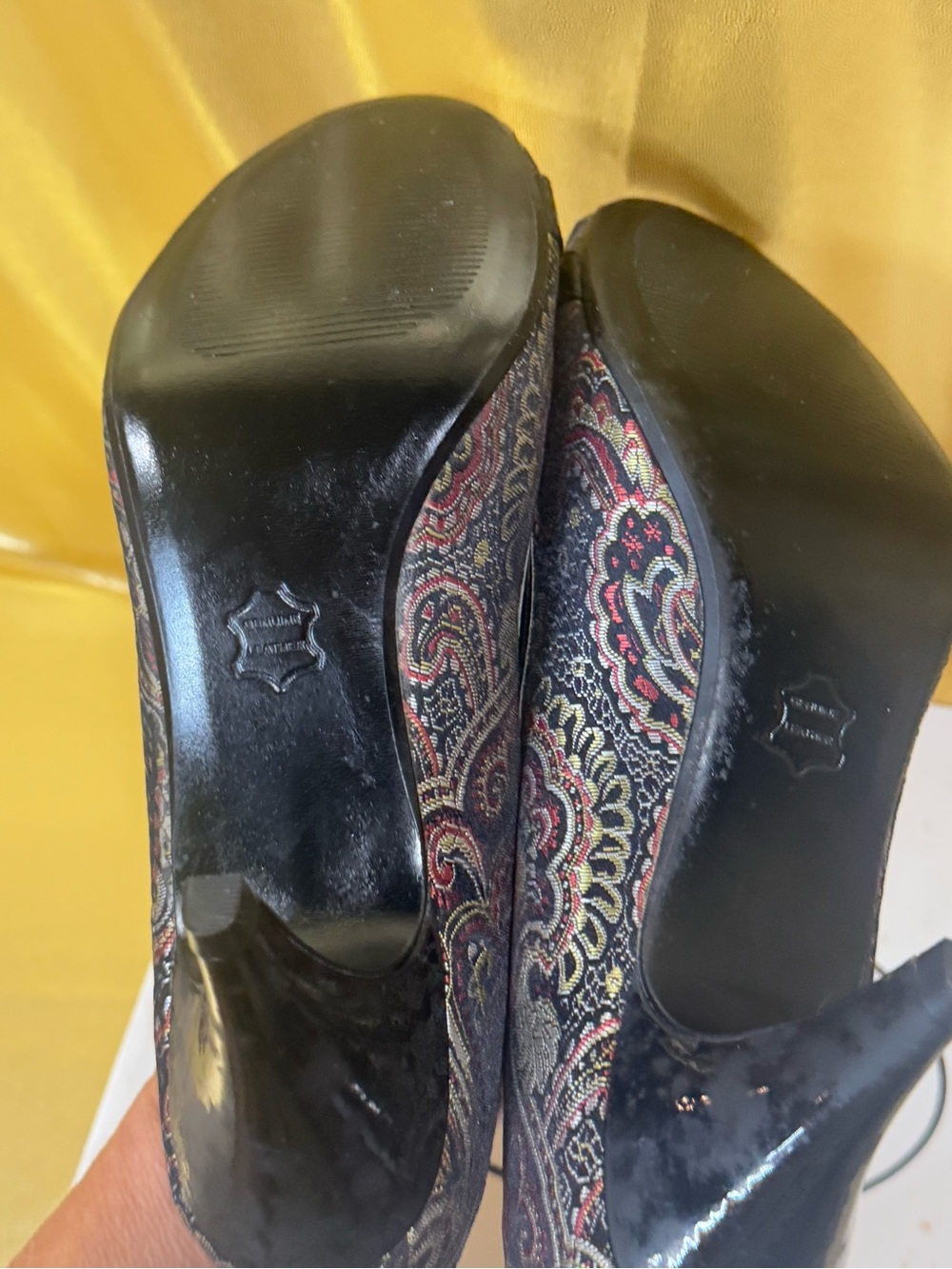 NIB Vintage Steve Madden Leilani Paisley Peep-Toe Pumps Size 7.5 - Picture 8 of 13